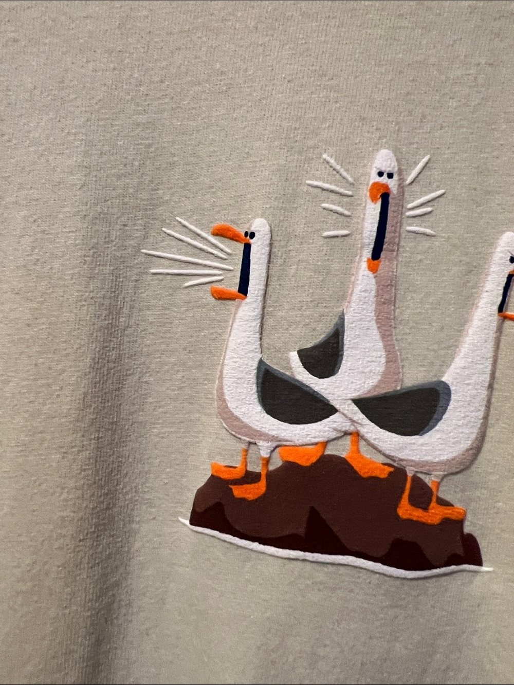 DisneyFinding Nemo White and Blue Dip-Dye Long Sleeve Tee with Pelican Patch. - Picture 3 of 6